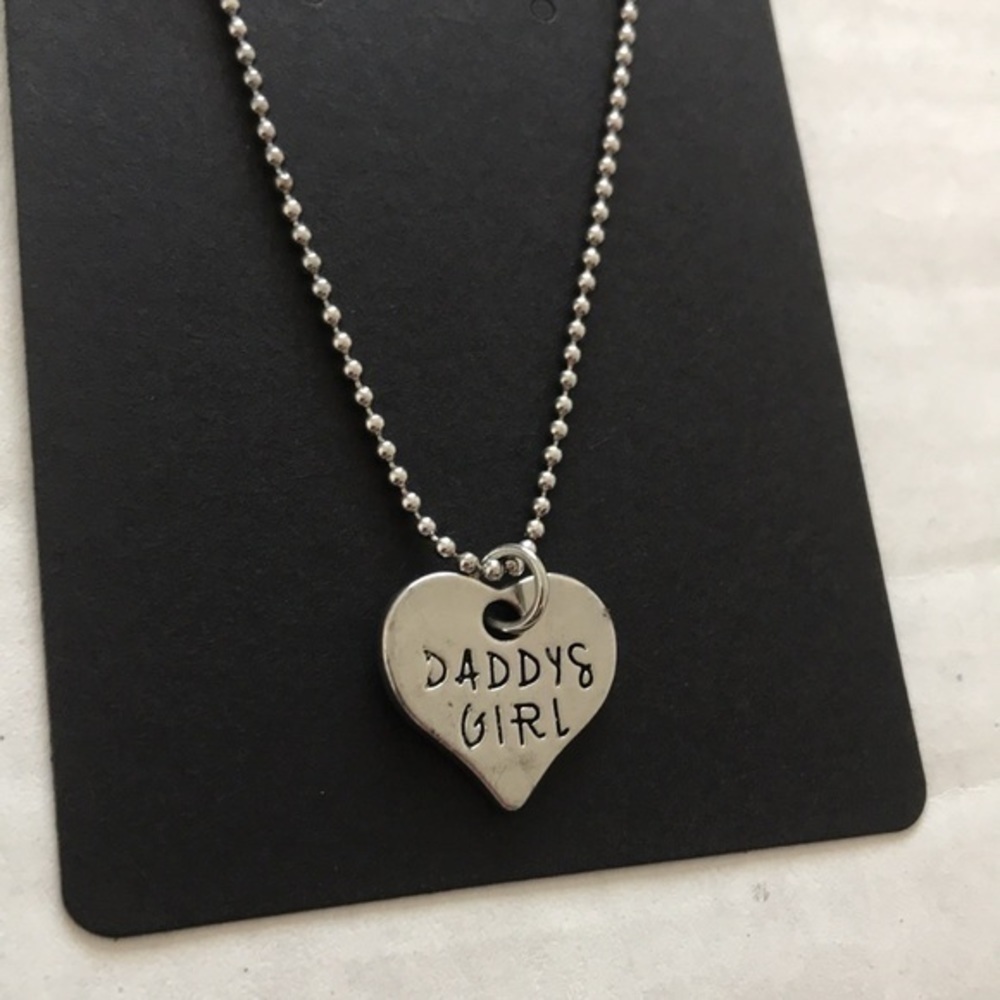 Daddy’s Girl Heart Pendant Necklace - Picture 3 of 8